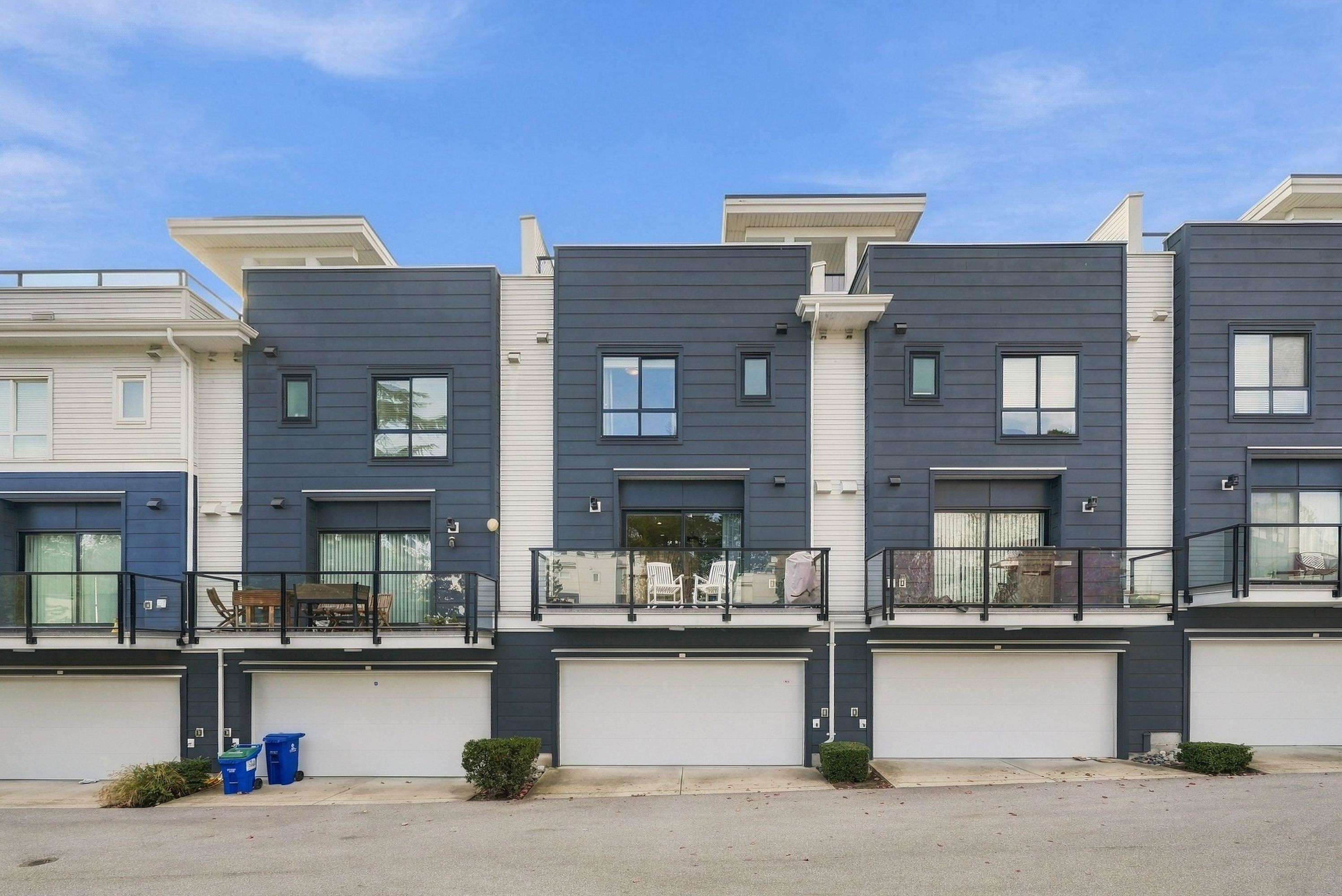 202-2277 Oak Meadows Drive, Surrey, BC