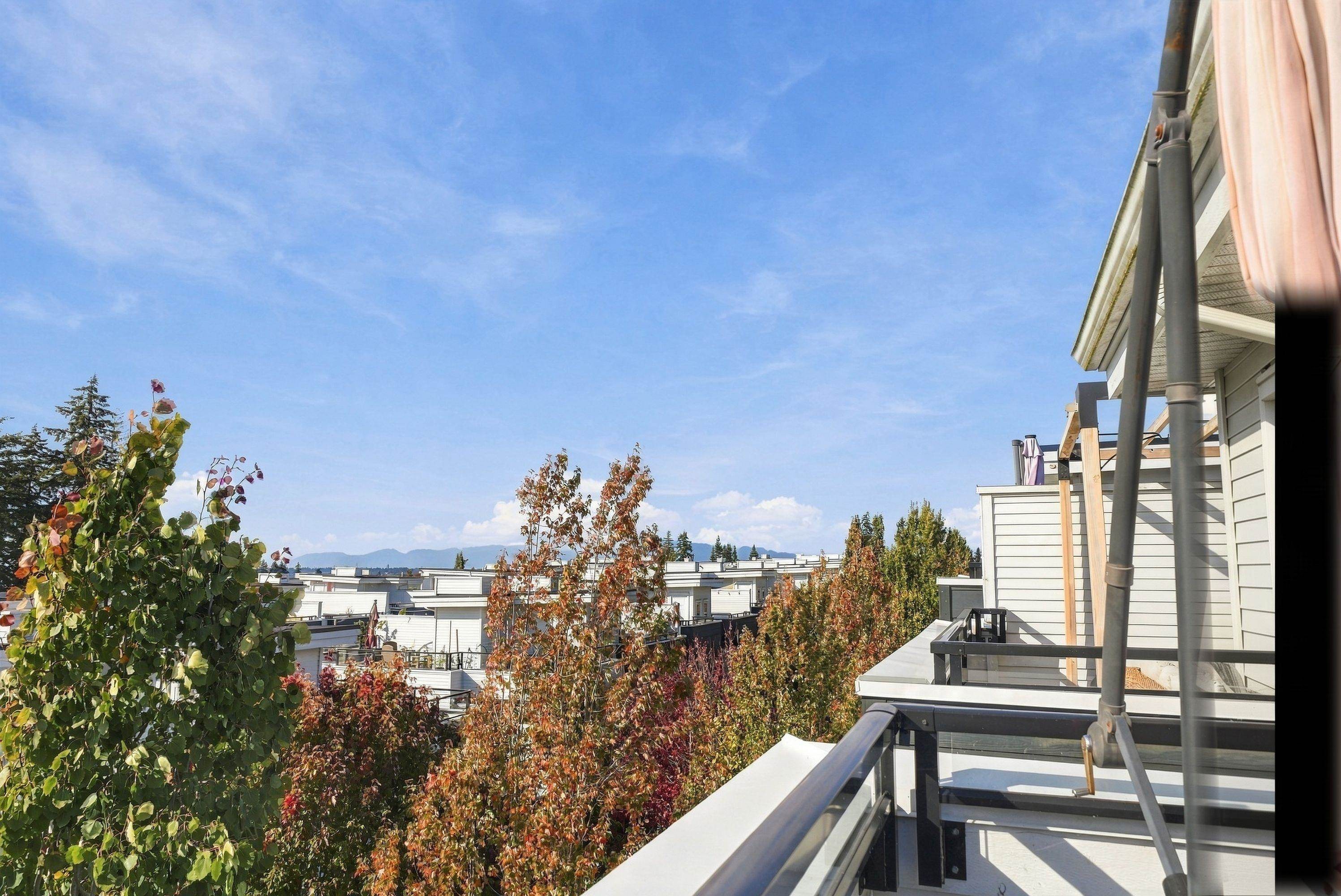 202-2277 Oak Meadows Drive, Surrey, BC