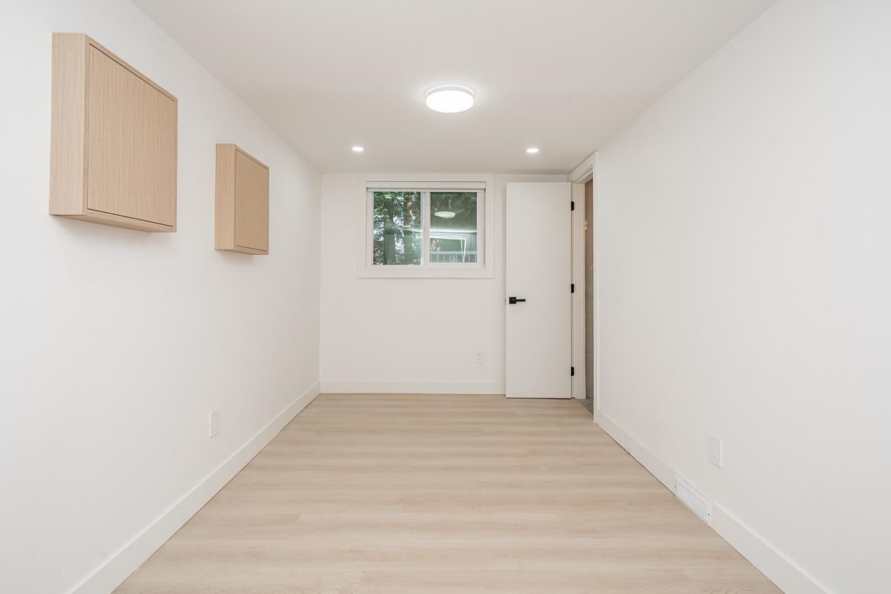 6738 128B Street, Surrey, BC