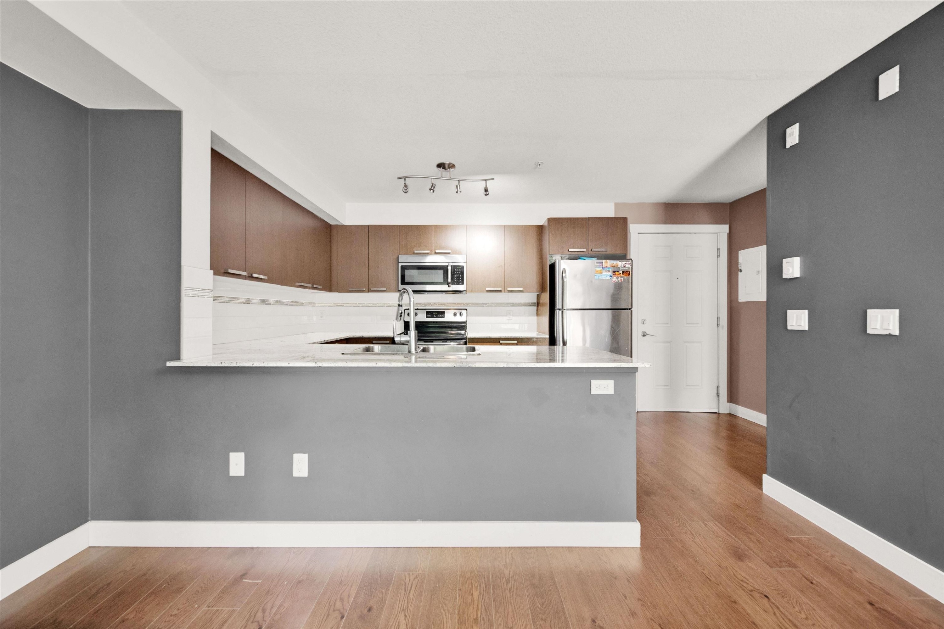 201-13883 Laurel Drive, Surrey, BC