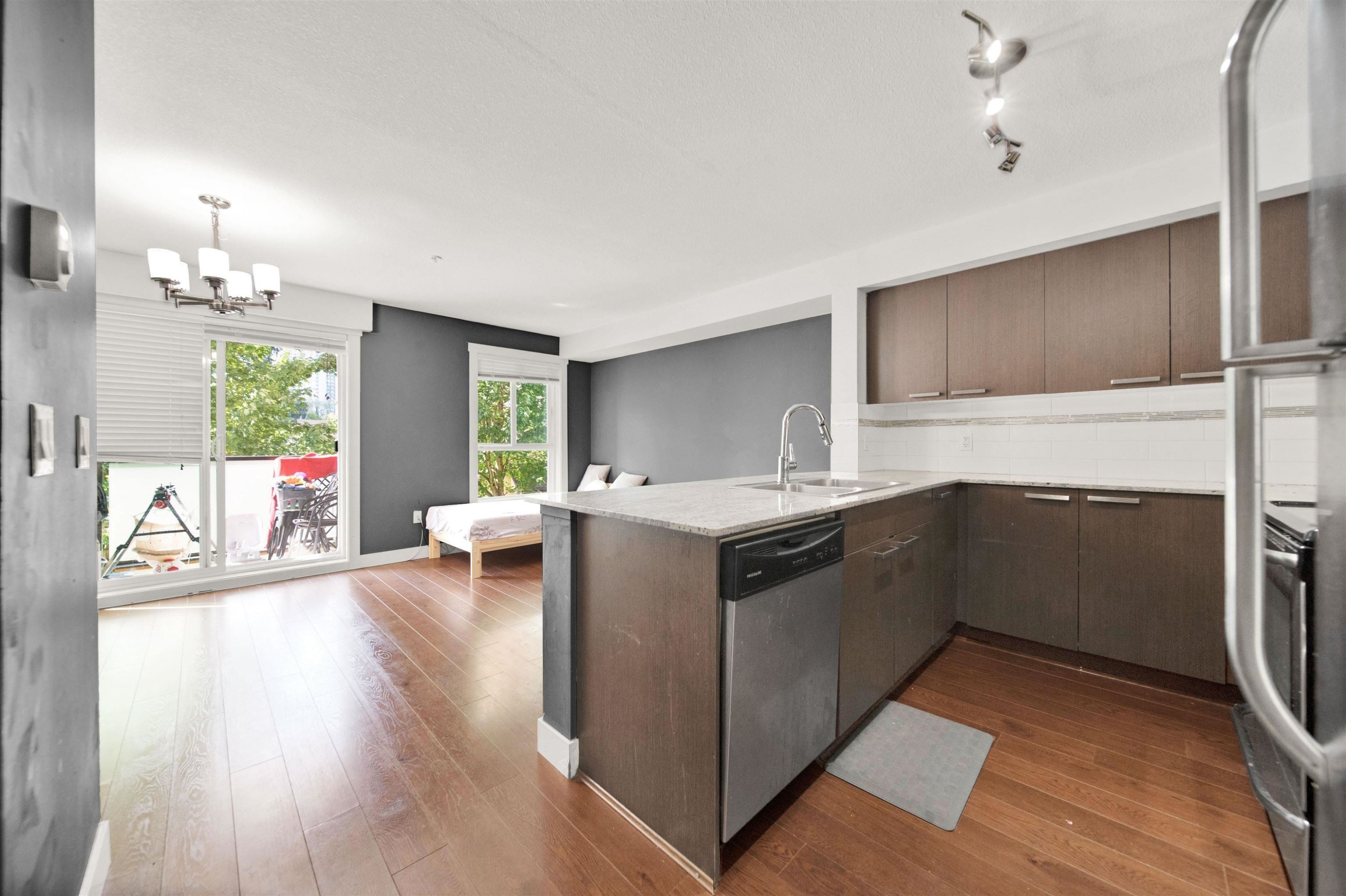201-13883 Laurel Drive, Surrey, BC