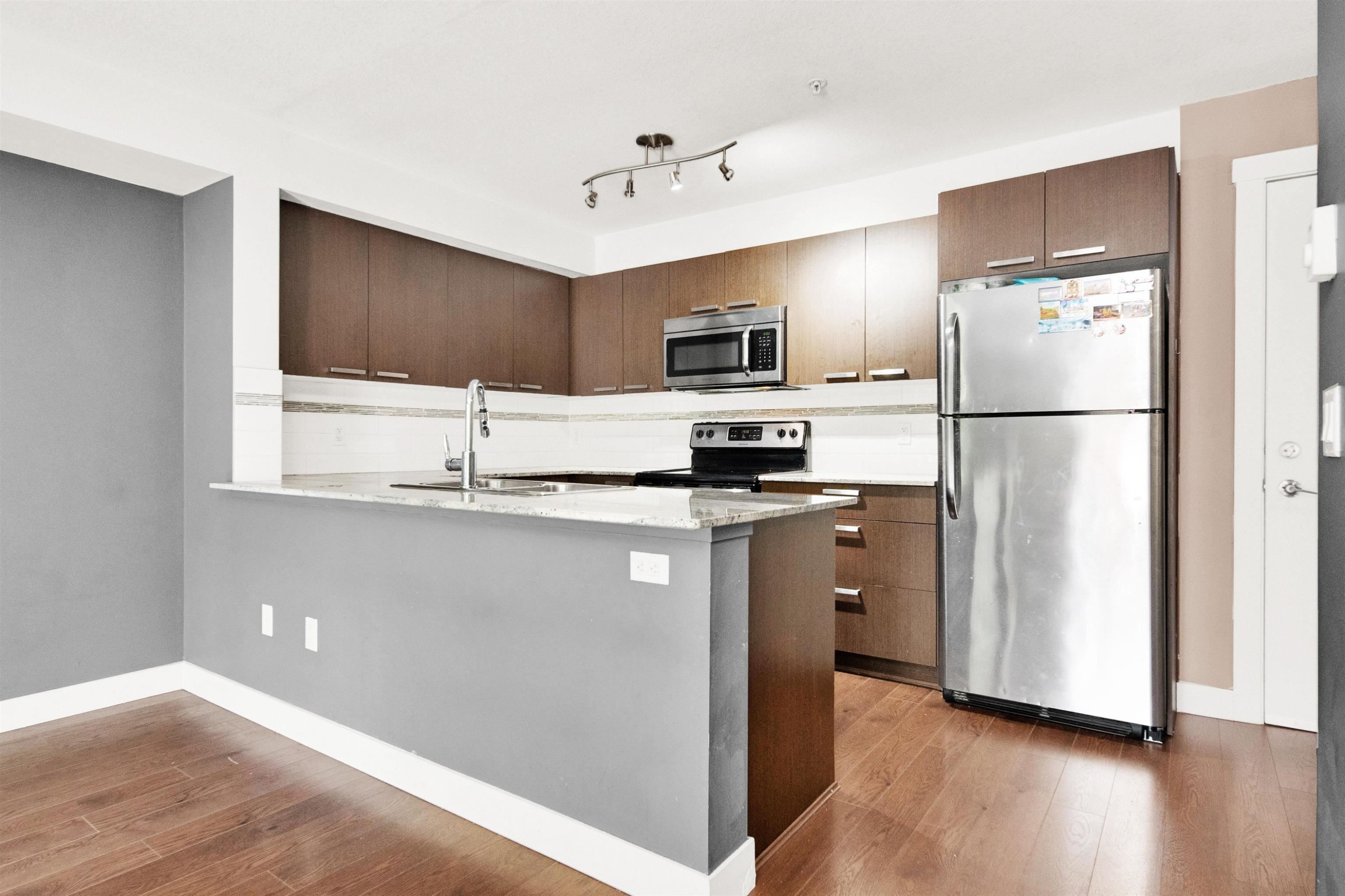201-13883 Laurel Drive, Surrey, BC