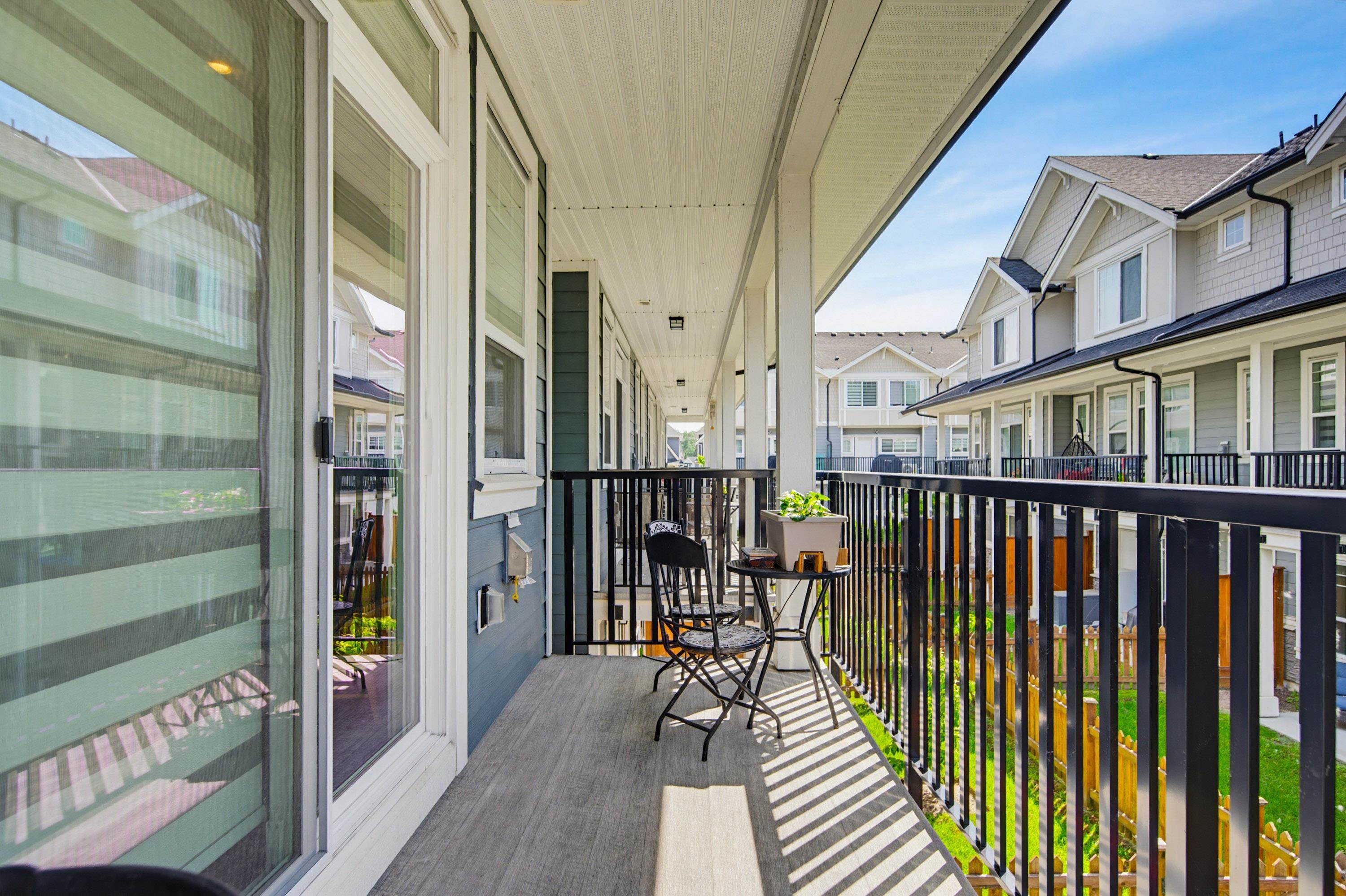53-19501 74 Avenue, Surrey, BC