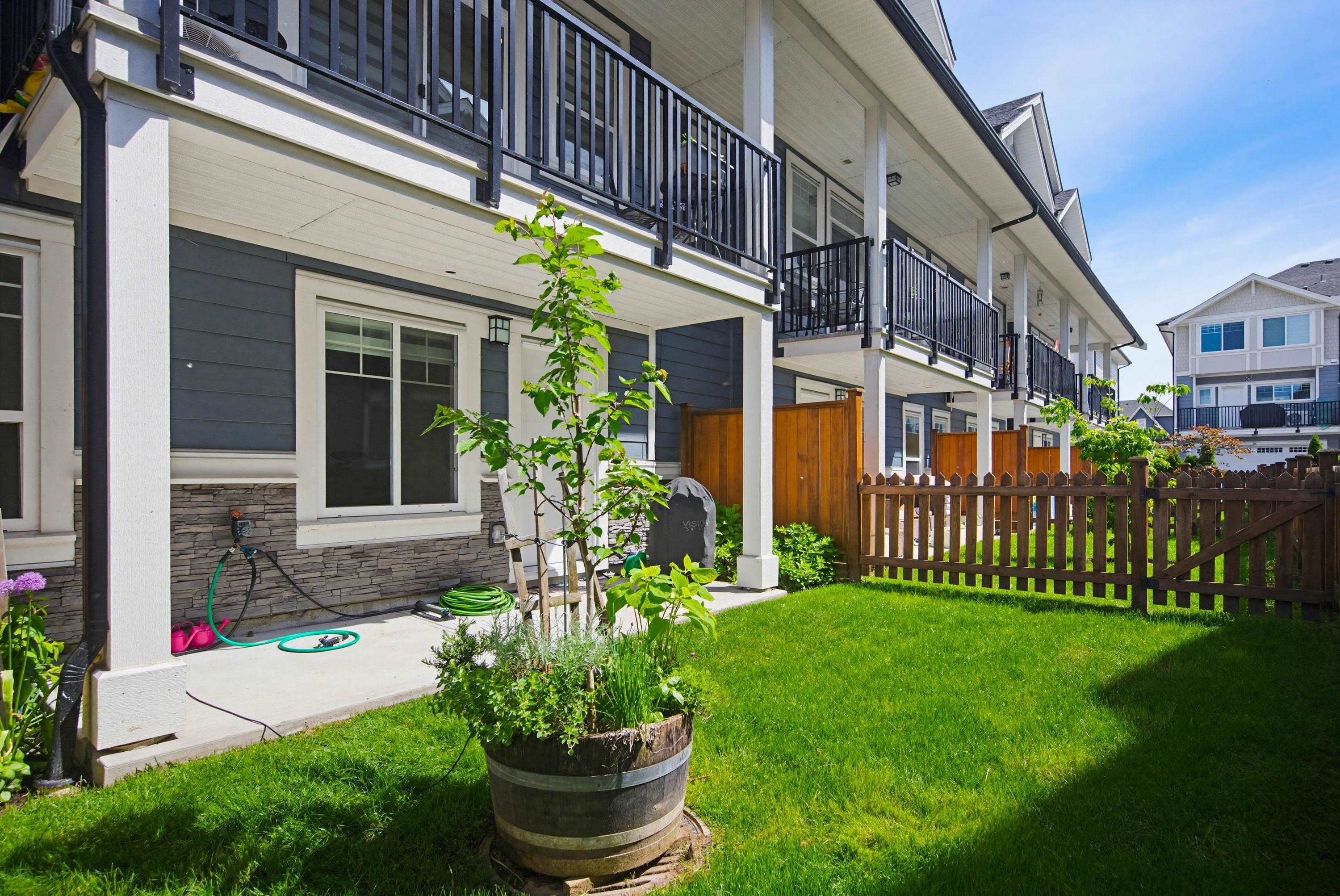 53-19501 74 Avenue, Surrey, BC