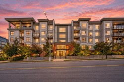 422-13733 107a Avenue Surrey, BC V3T 0B7