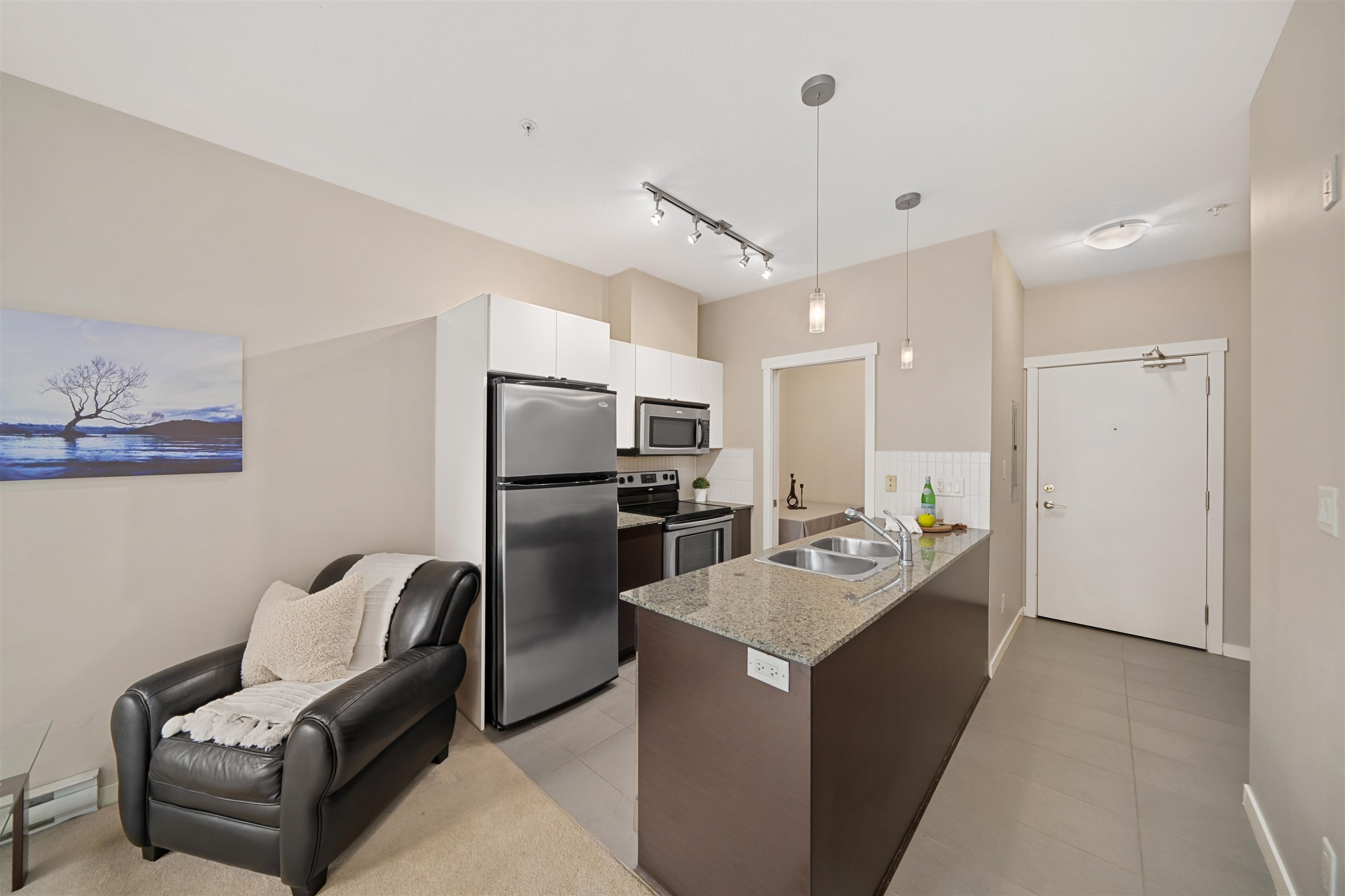 422-13733 107A Avenue, Surrey, BC