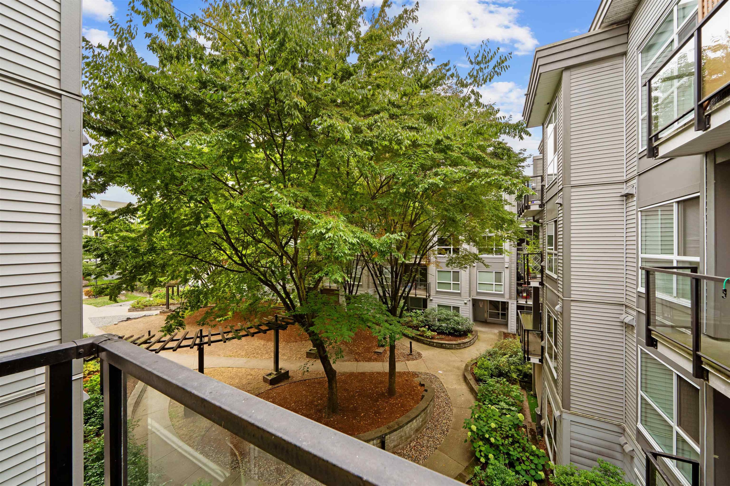 422-13733 107A Avenue, Surrey, BC