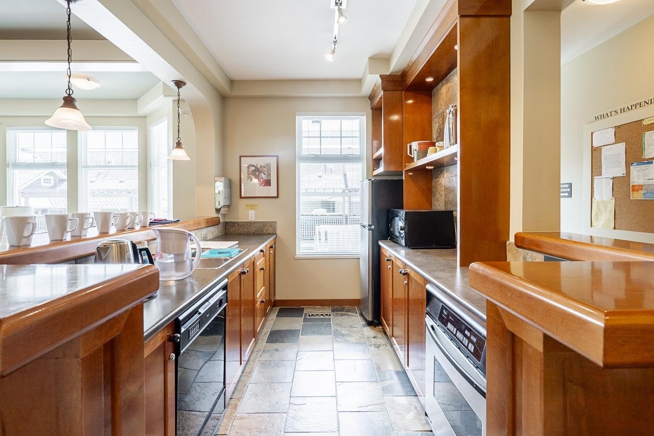 3-15425 Rosemary Heights Crescent, Surrey, BC