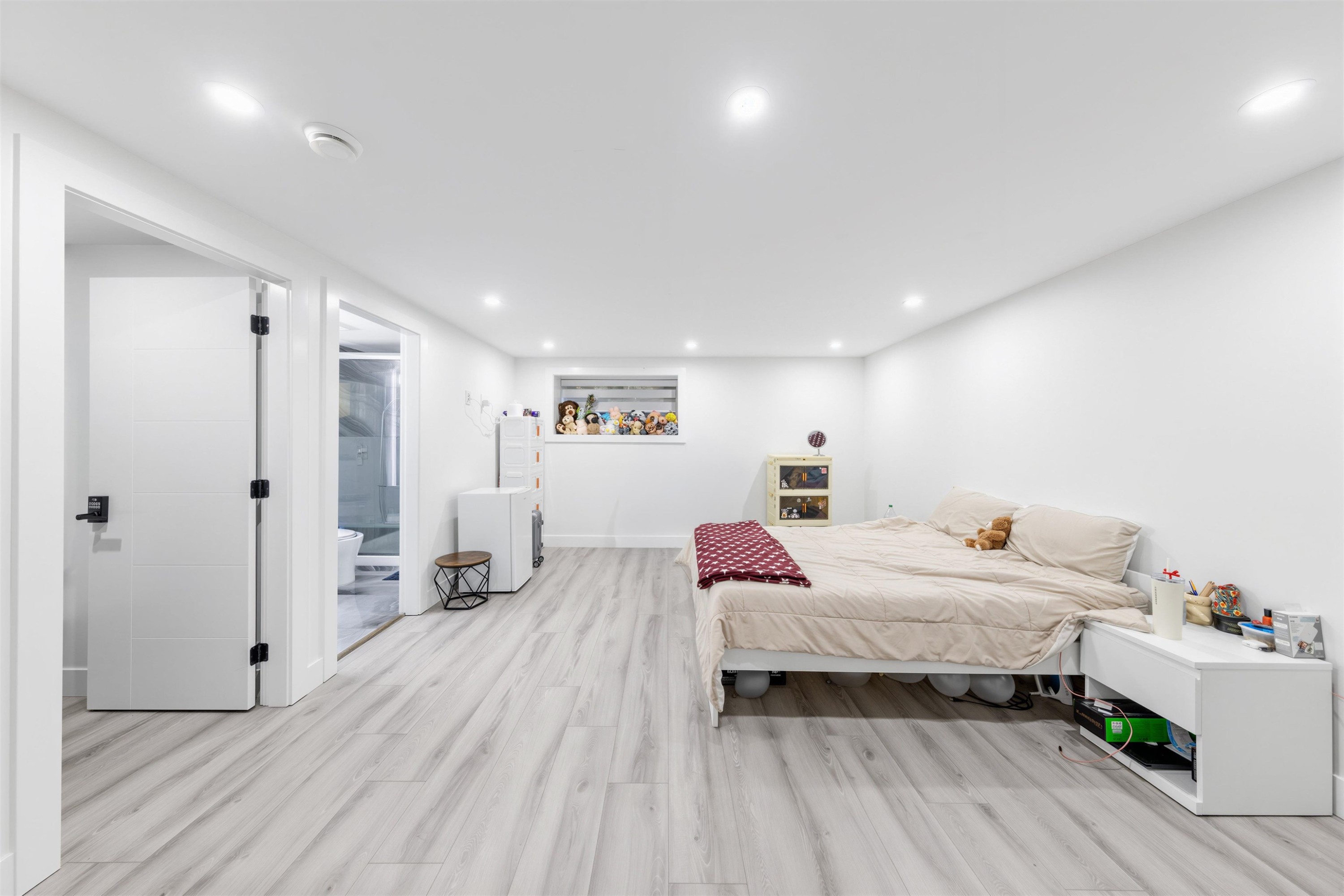 17018 57 Avenue, Surrey, BC