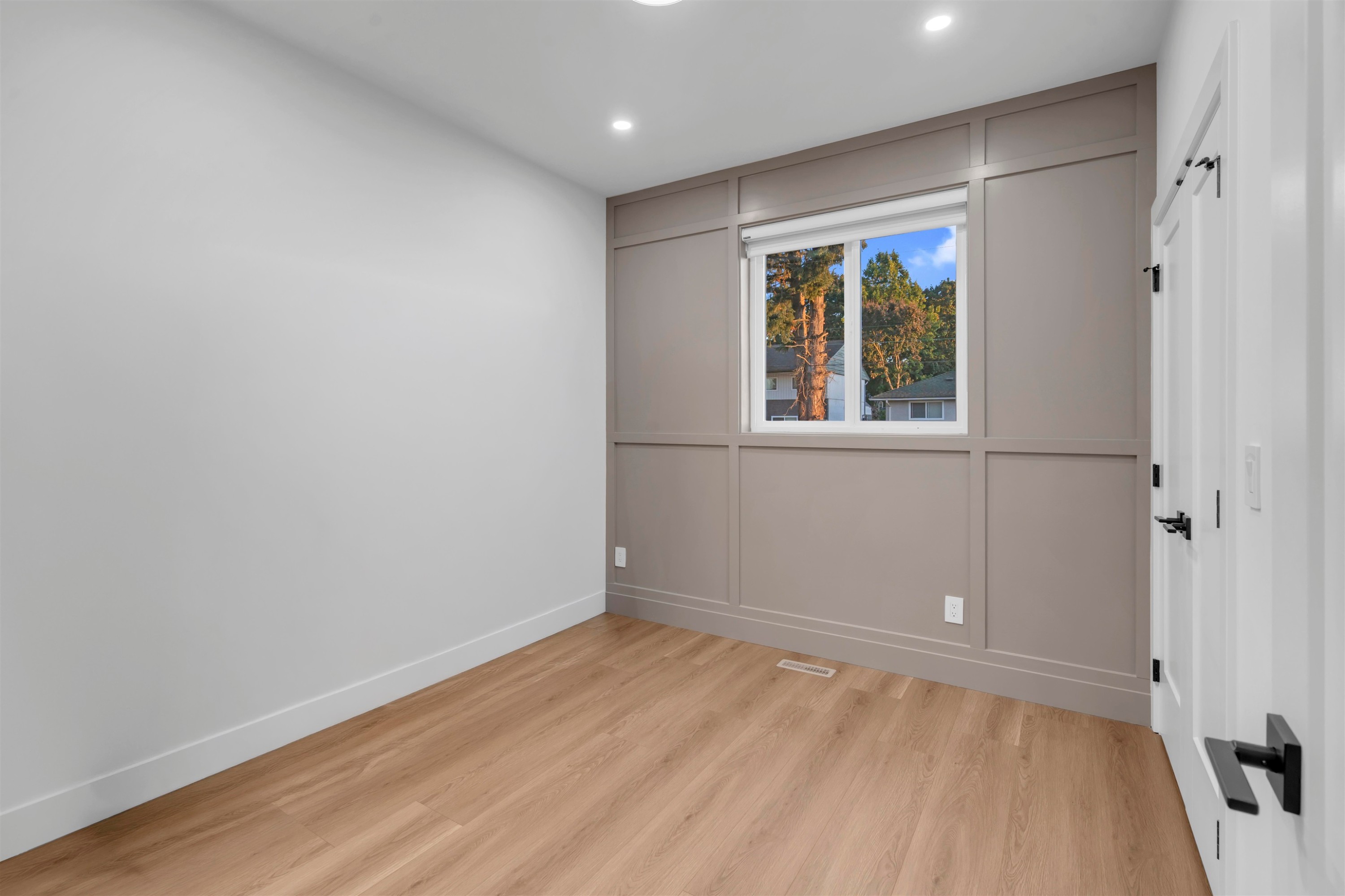 102-11410 139 Street, Surrey, BC