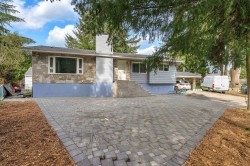 10865 152 Street Surrey, BC V3R 4H3