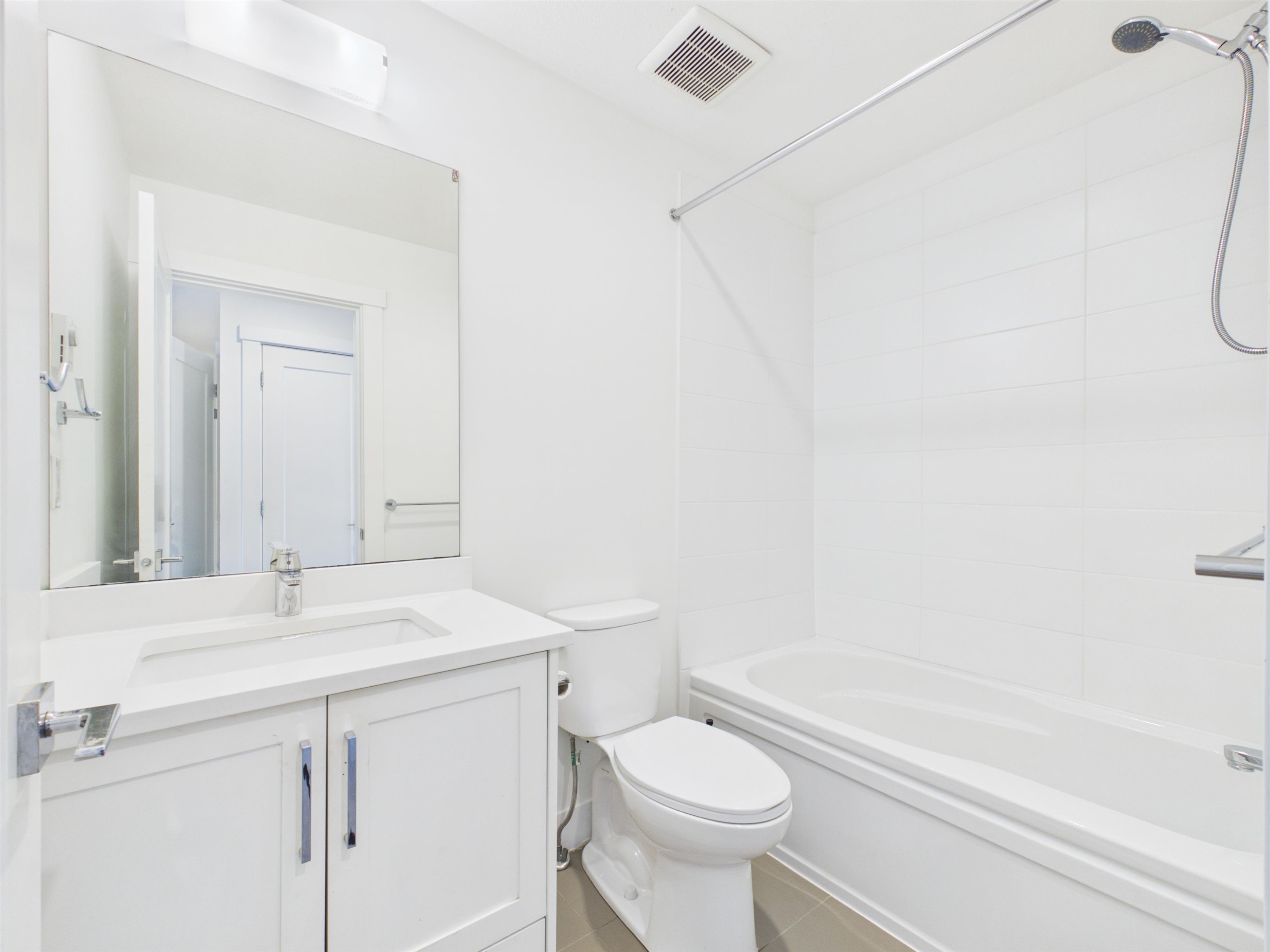 13-16760 25 Avenue, Surrey, BC
