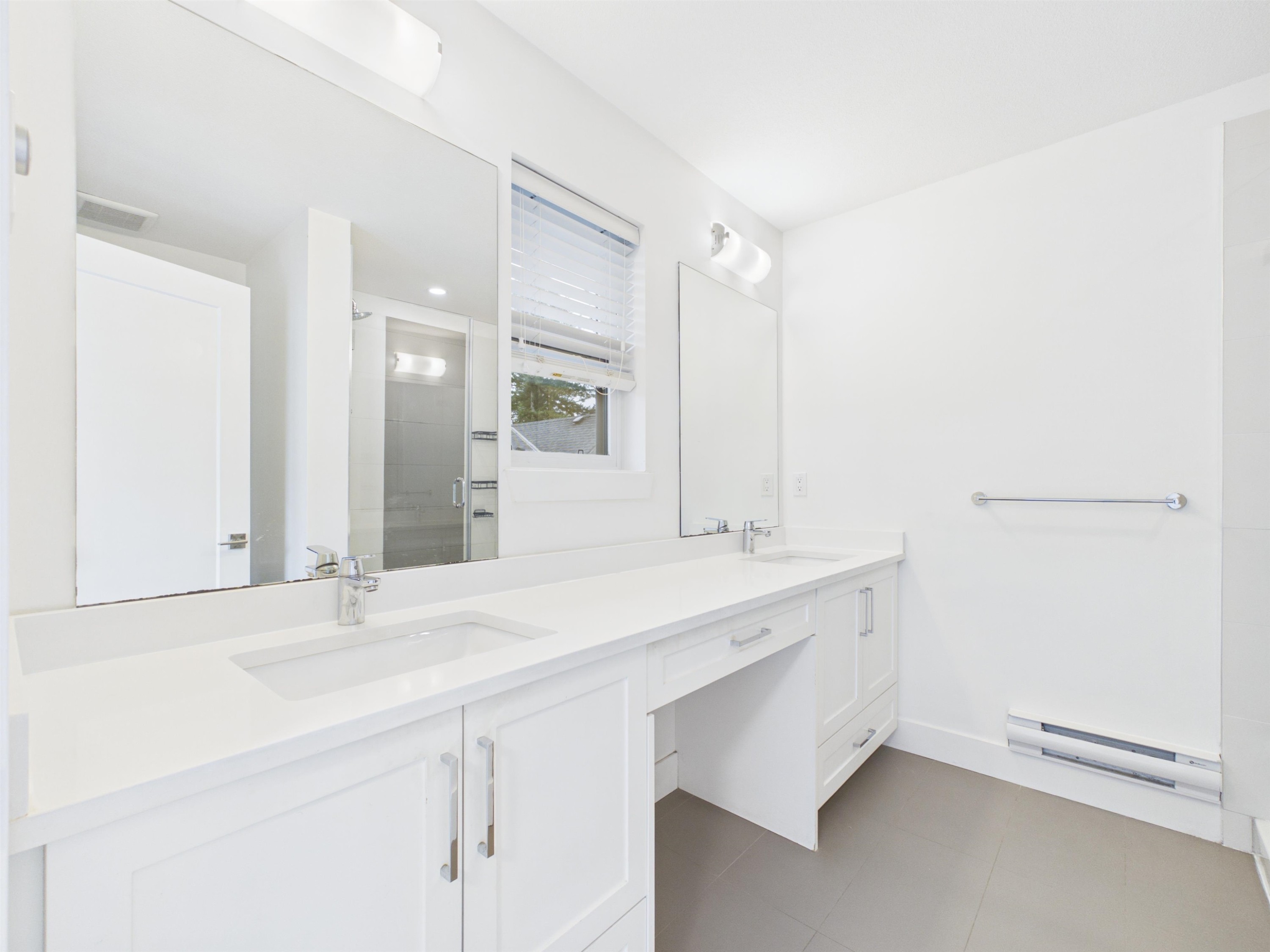 13-16760 25 Avenue, Surrey, BC