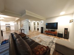 10958 163 Street Surrey, BC V4N 1N8