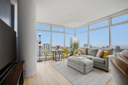 2810-13495 Central Avenue Surrey, BC V3T 0K2