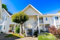 206-9109 154 Street Surrey, BC V3R 9G8