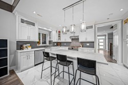 27247 33b Avenue Langley, BC V4W 4A6