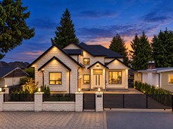 11689 96a Avenue Surrey, BC V3V 2A2