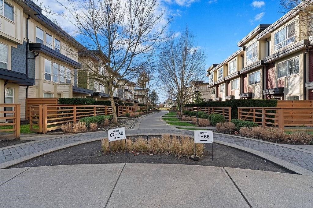 39-19477 72A Avenue, Surrey, BC