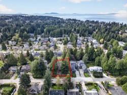 12564 25 Avenue Surrey, BC V4A 2K3