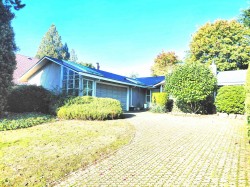 10430 Fraserglen Drive Surrey, BC V4N 1T5