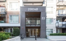 B324-20834 80 Avenue Langley, BC V2Y 3M6