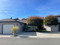 2-14217 18a Avenue Surrey, BC V4A 7N8