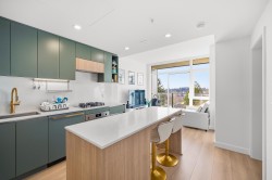 607-13573 98a Avenue Surrey, BC V3T 0X1