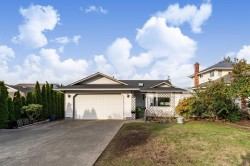 13957 115a Avenue  Surrey, BC V3R 9Y4