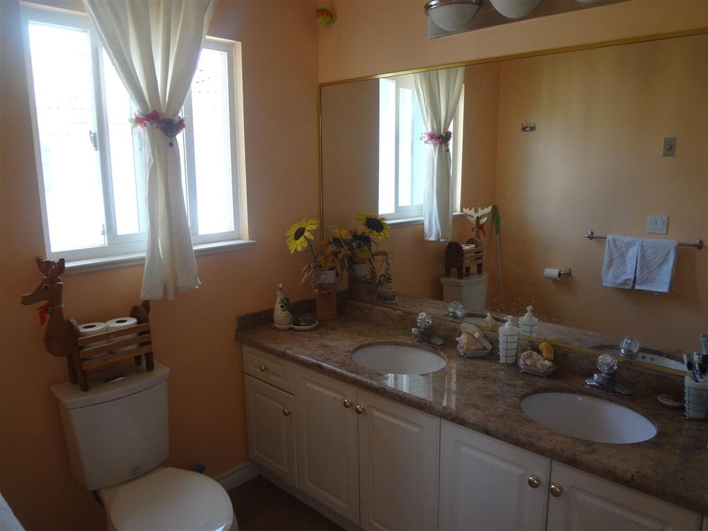 7280 15Th Avenue, Burnaby, BC