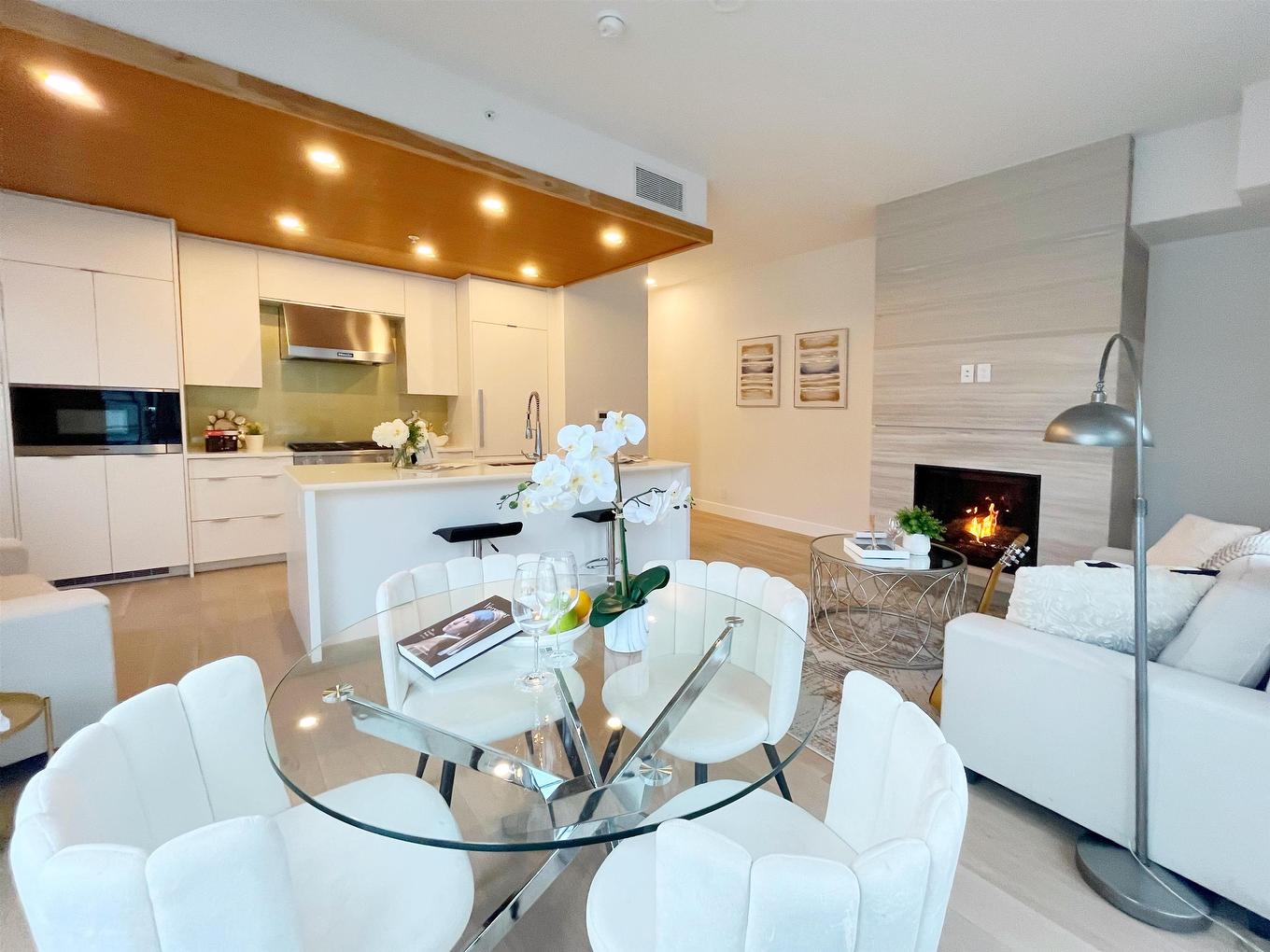 409-6687 Nelson Avenue, West Vancouver, BC