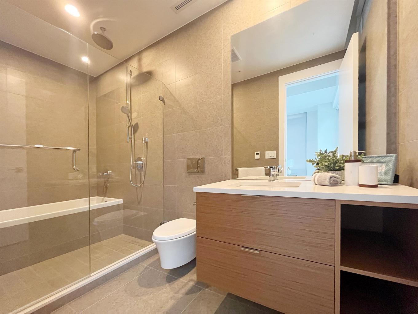 409-6687 Nelson Avenue, West Vancouver, BC