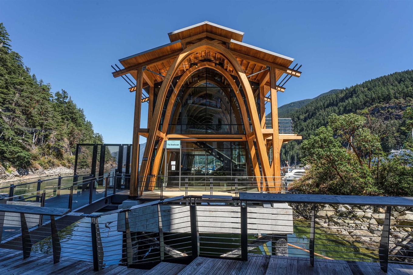 409-6687 Nelson Avenue, West Vancouver, BC