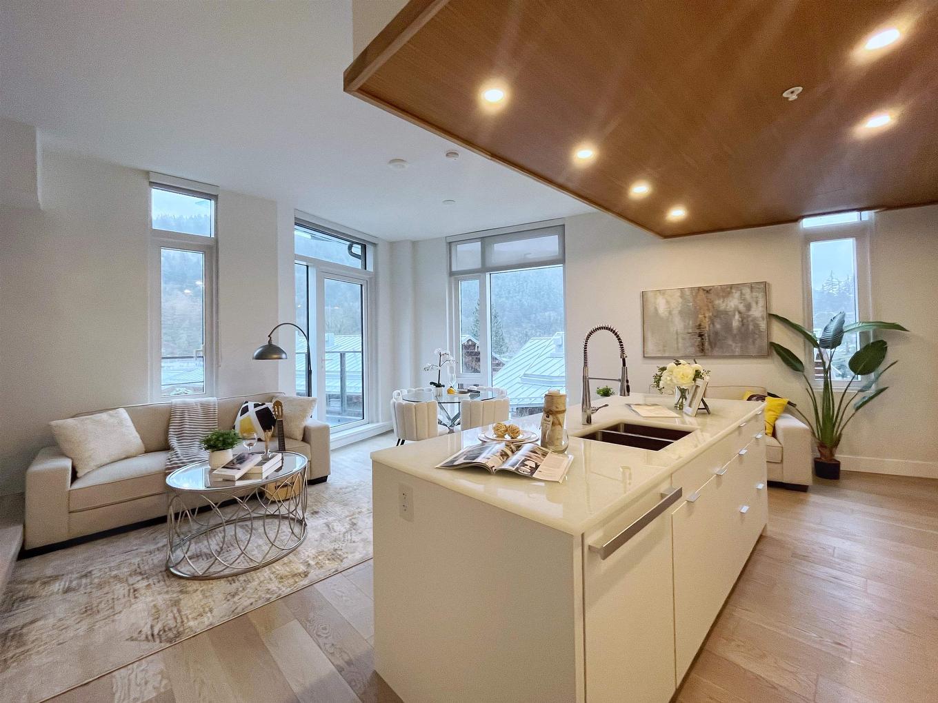 409-6687 Nelson Avenue, West Vancouver, BC