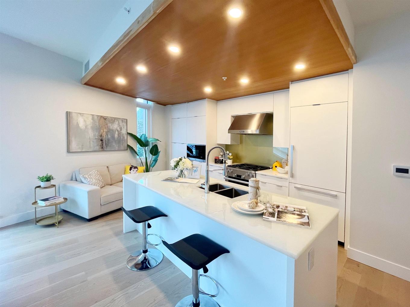 409-6687 Nelson Avenue, West Vancouver, BC