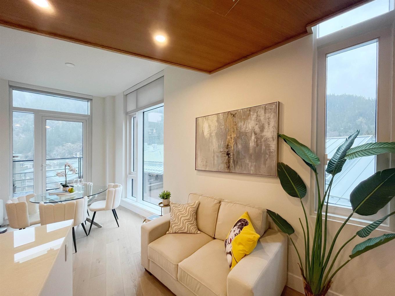 409-6687 Nelson Avenue, West Vancouver, BC