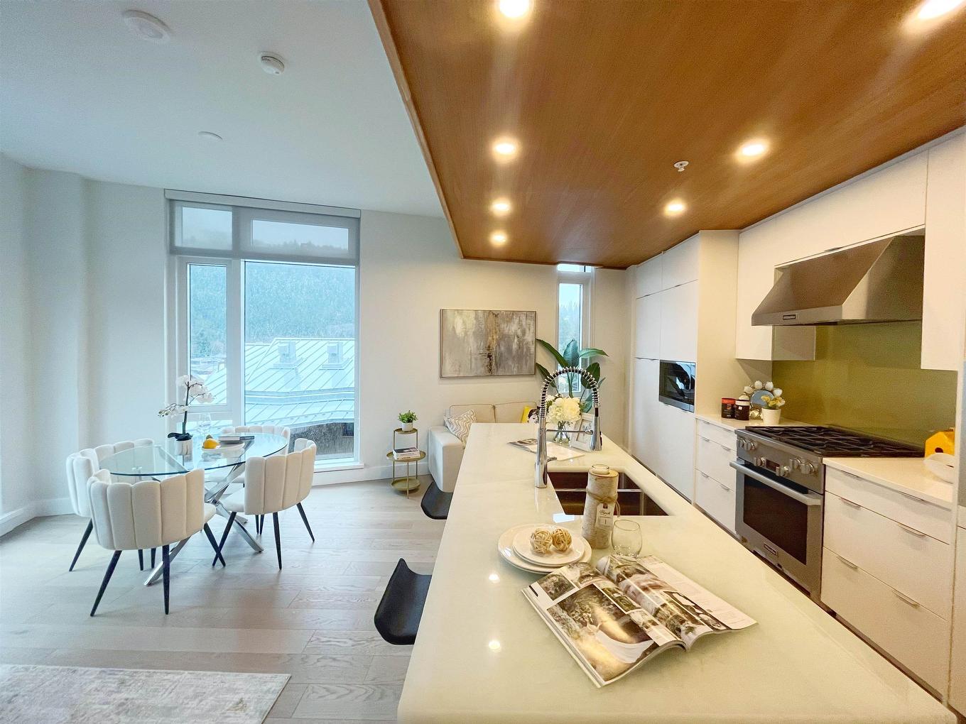 409-6687 Nelson Avenue, West Vancouver, BC