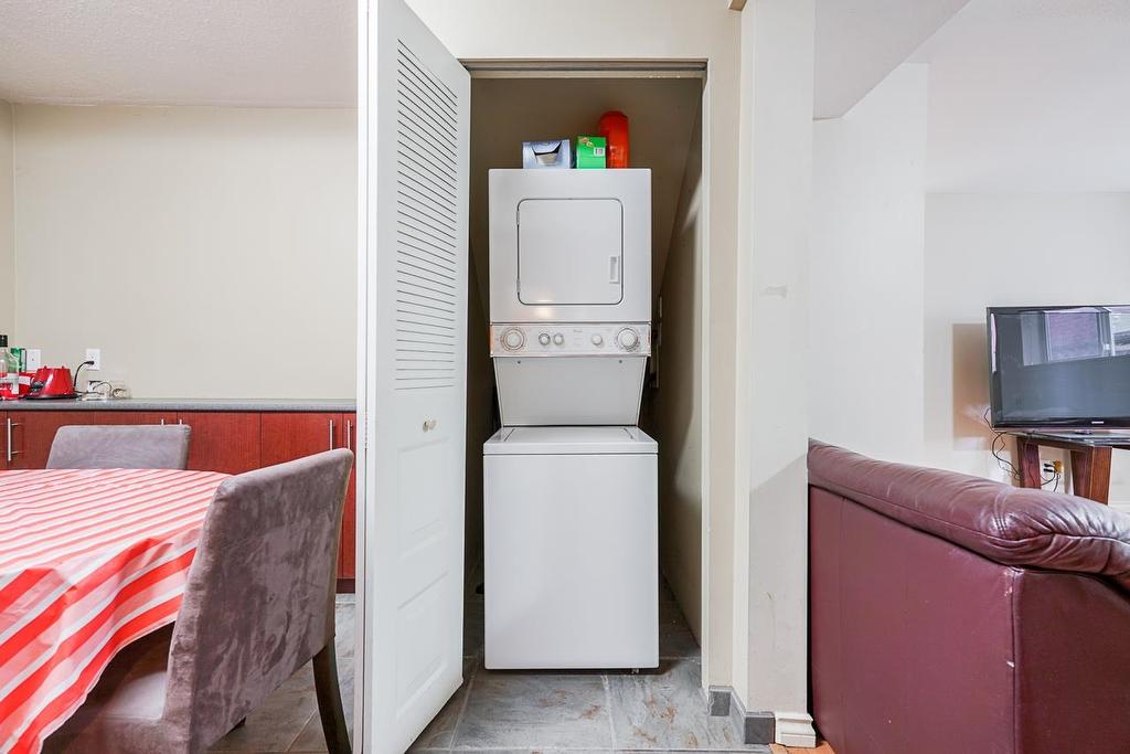 6025 Dickens Street, Burnaby, BC