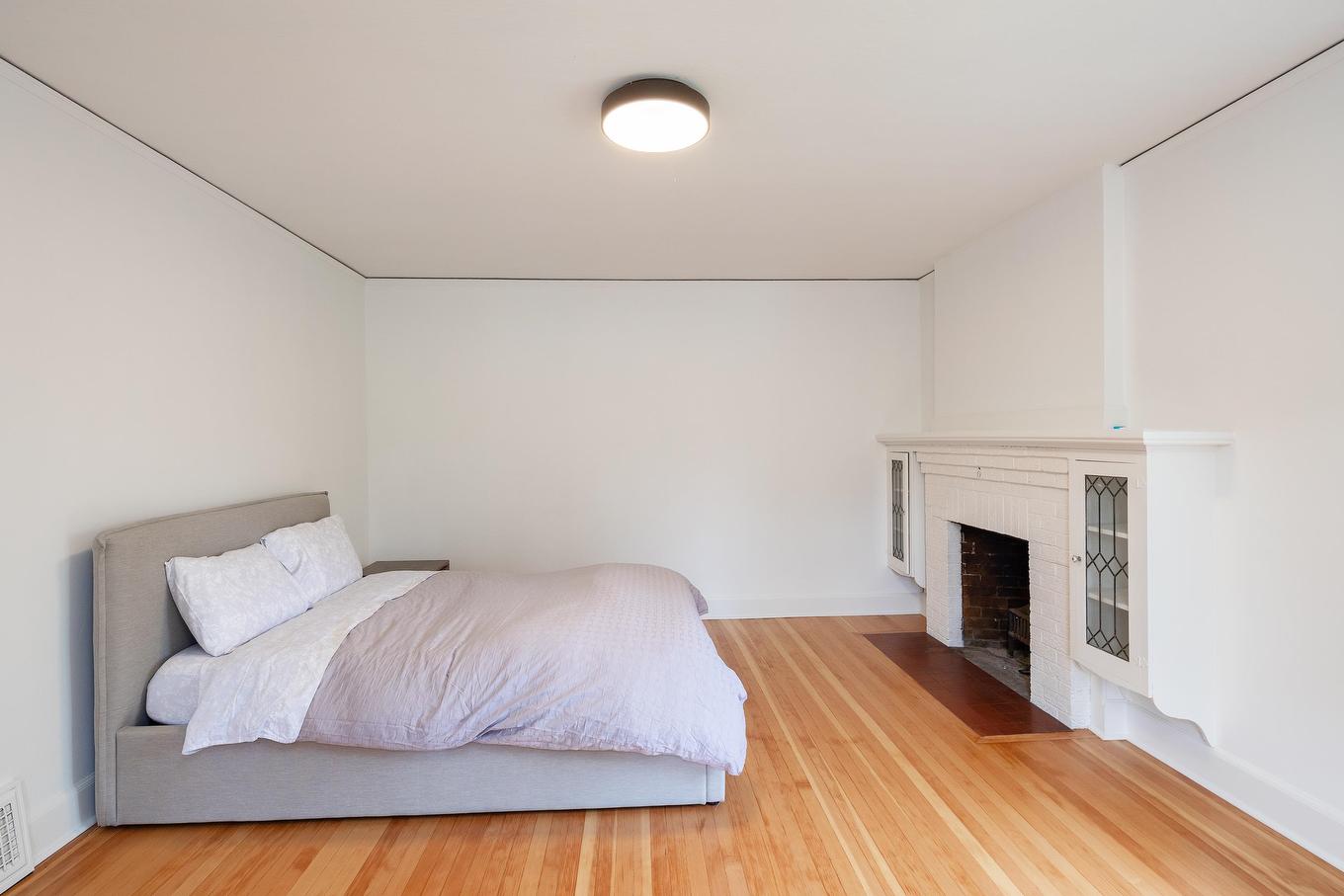 1121 16Th Avenue W, Vancouver, BC