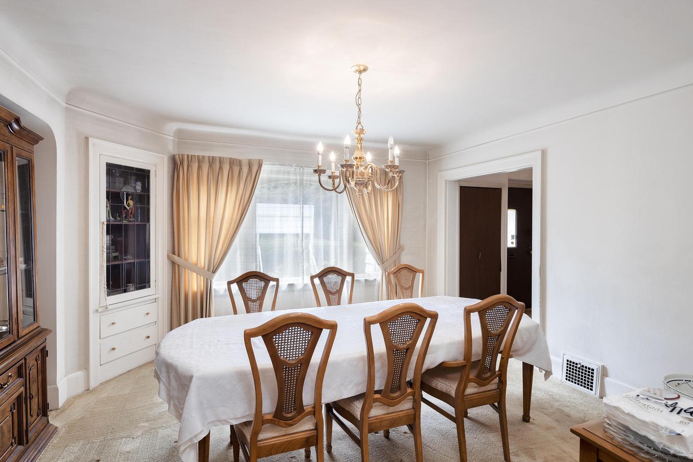 1121 16Th Avenue W, Vancouver, BC