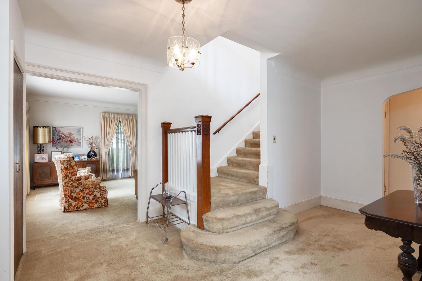 1121 16Th Avenue W, Vancouver, BC