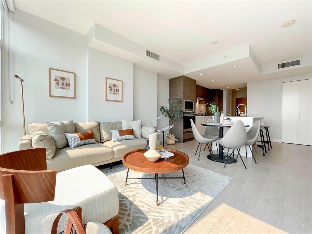 906-6833 Buswell Street, Richmond, BC