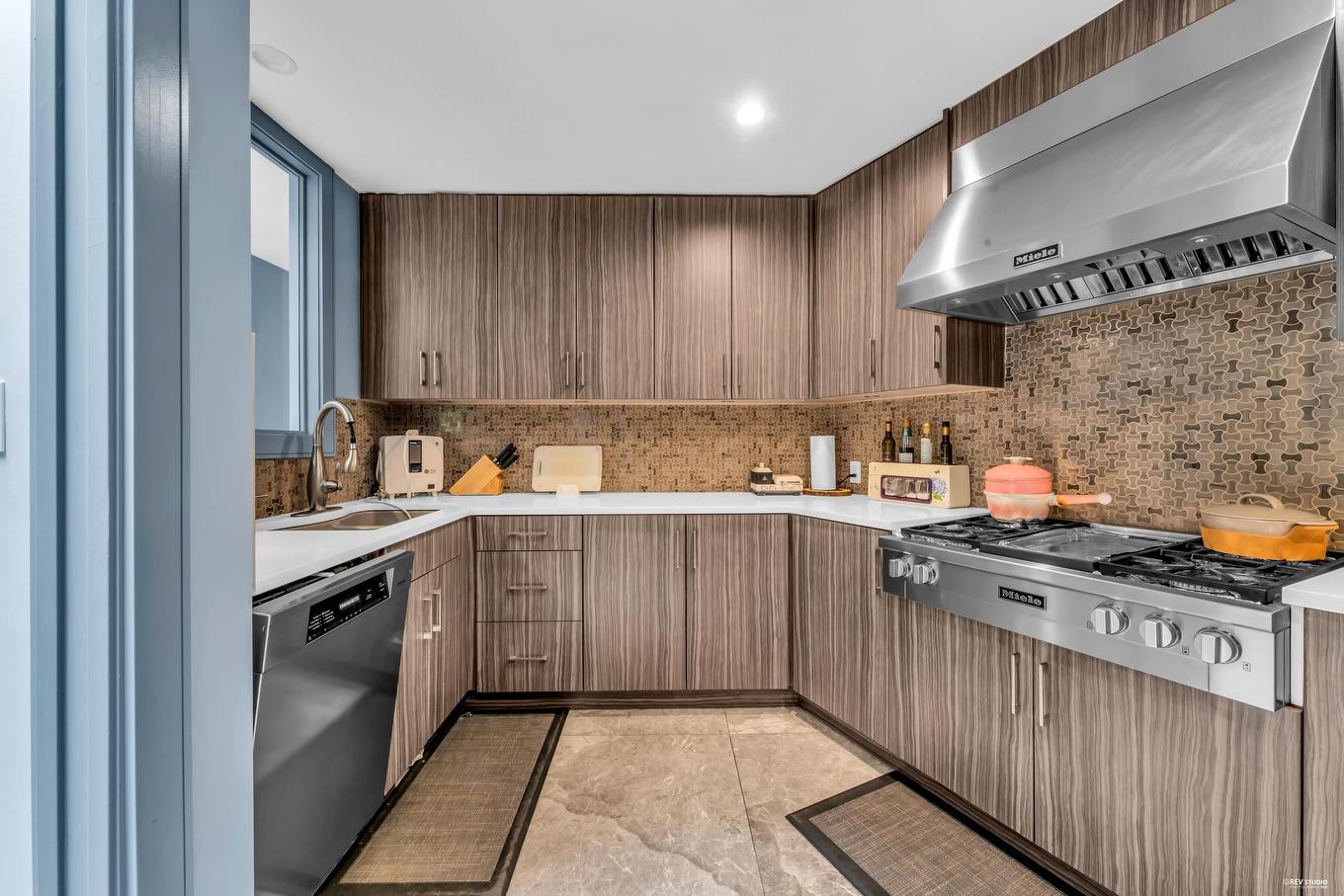 340 Southborough Drive, West Vancouver, BC