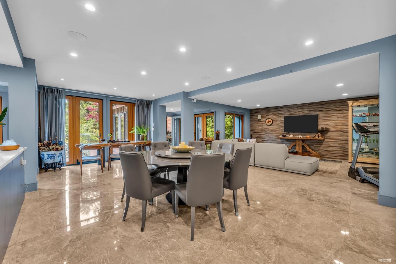 340 Southborough Drive, West Vancouver, BC