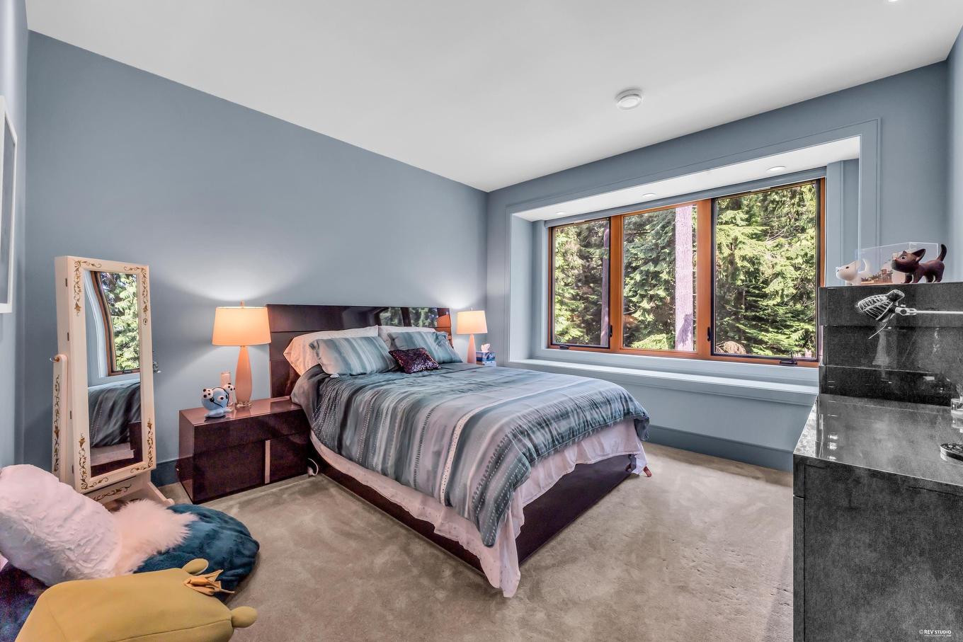 340 Southborough Drive, West Vancouver, BC