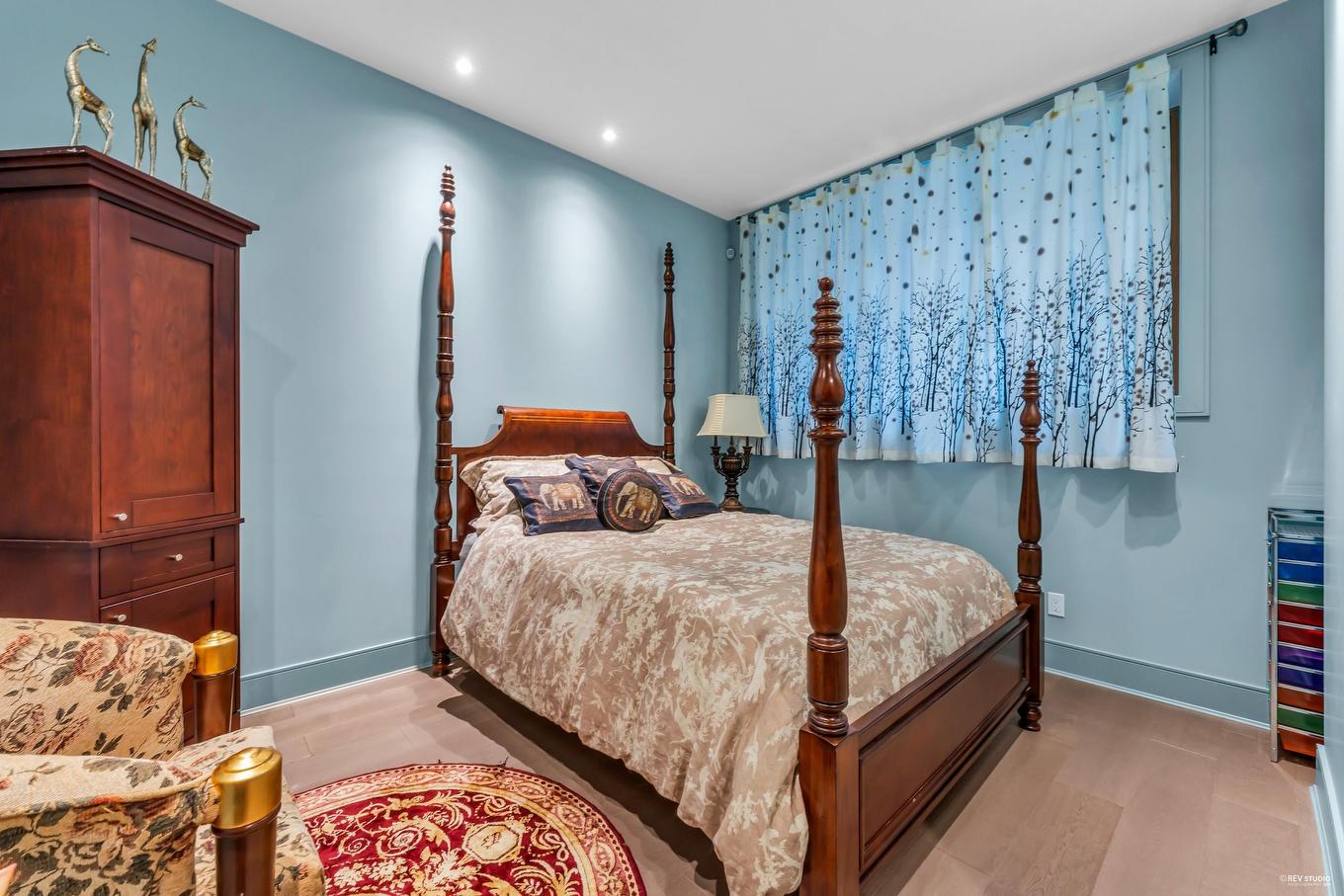 340 Southborough Drive, West Vancouver, BC