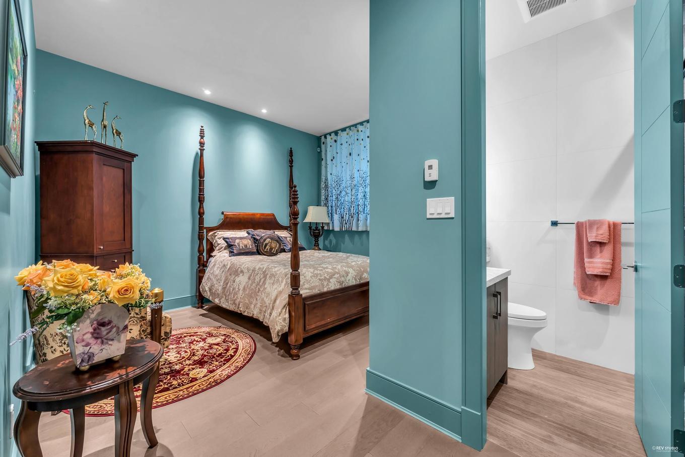 340 Southborough Drive, West Vancouver, BC