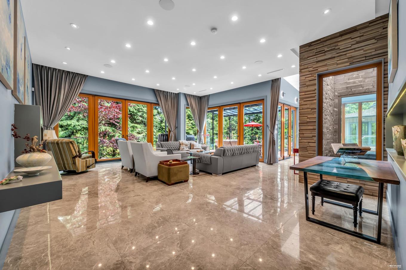 340 Southborough Drive, West Vancouver, BC