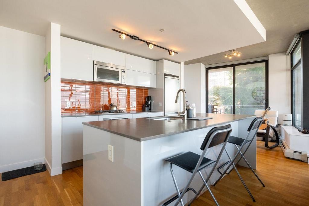 1209-108 Cordova Street W, Vancouver, BC