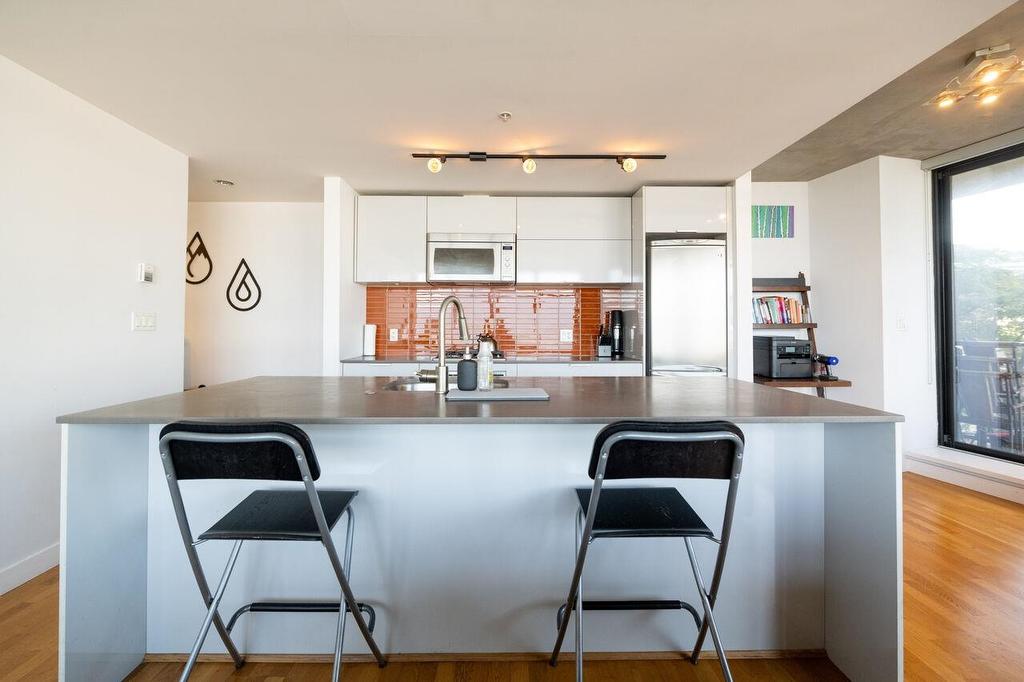 1209-108 Cordova Street W, Vancouver, BC